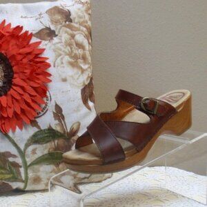 Dansko Sela Brown Leather Clogs / Wedge Sandals Women Sz 38 EUR  7.5-8 US